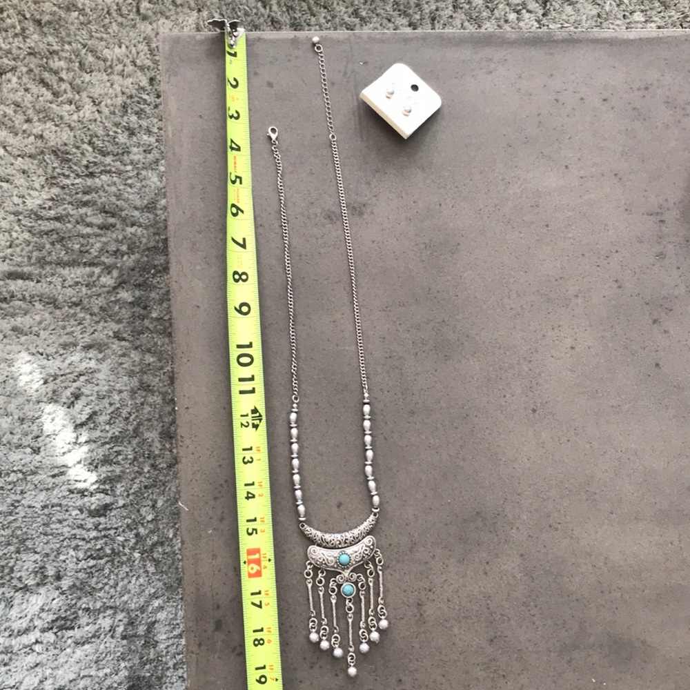 NWT: Necklace and Matching Earrings - Picture 5 of 5